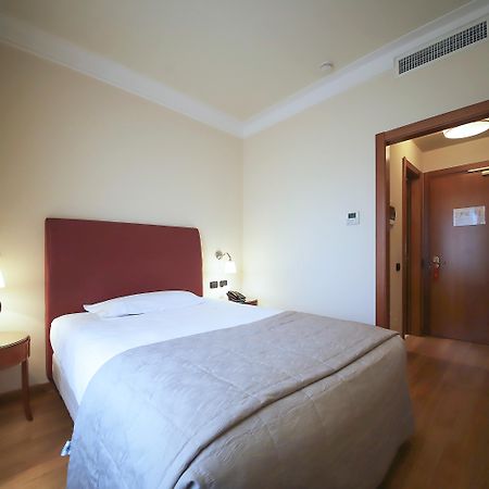 Monica Hotel Fiera Pregnana Milanese Kültér fotó