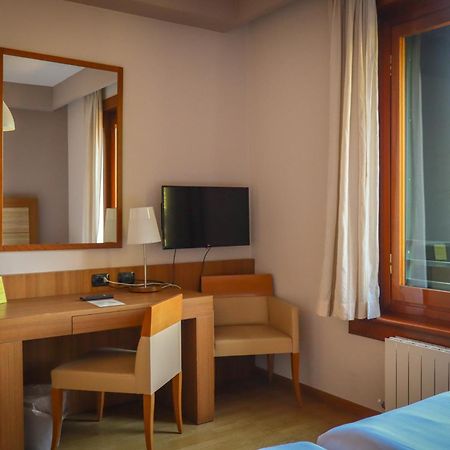 Monica Hotel Fiera Pregnana Milanese Kültér fotó