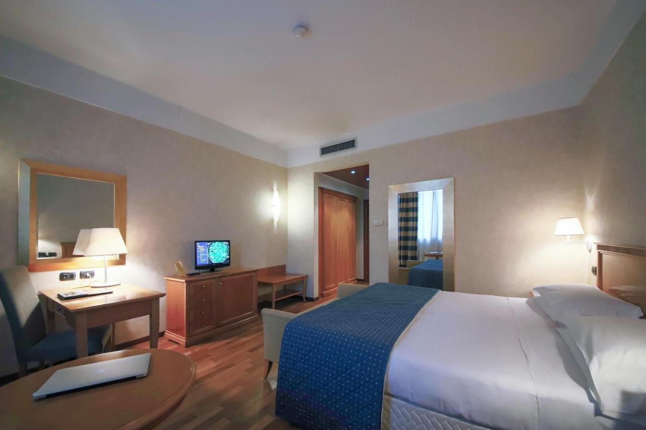 Monica Hotel Fiera Pregnana Milanese Kültér fotó