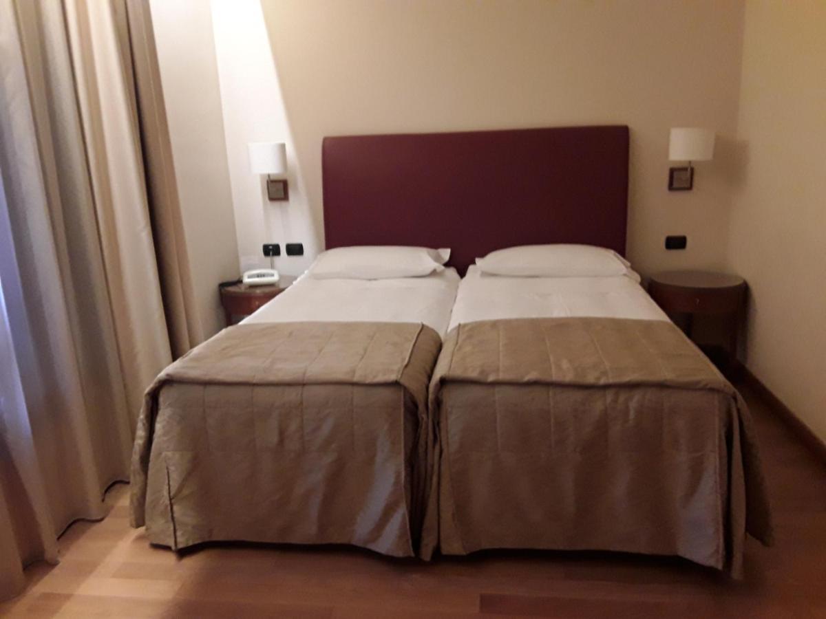 Monica Hotel Fiera Pregnana Milanese Kültér fotó