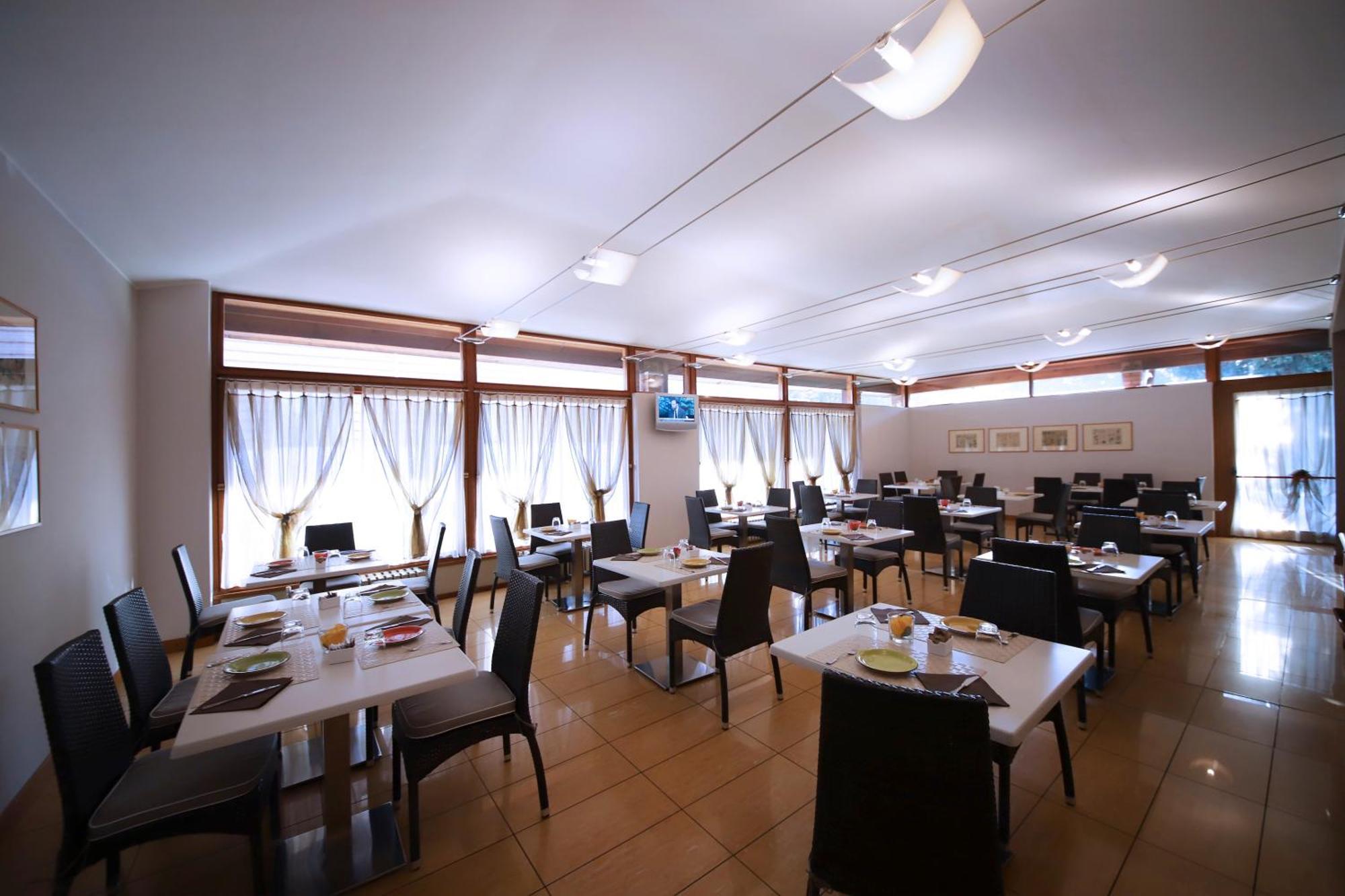 Monica Hotel Fiera Pregnana Milanese Kültér fotó