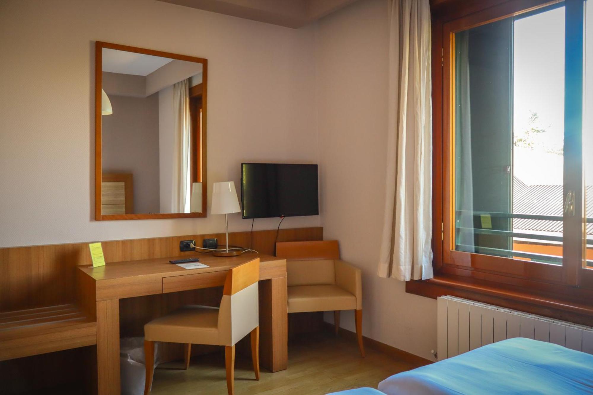 Monica Hotel Fiera Pregnana Milanese Kültér fotó