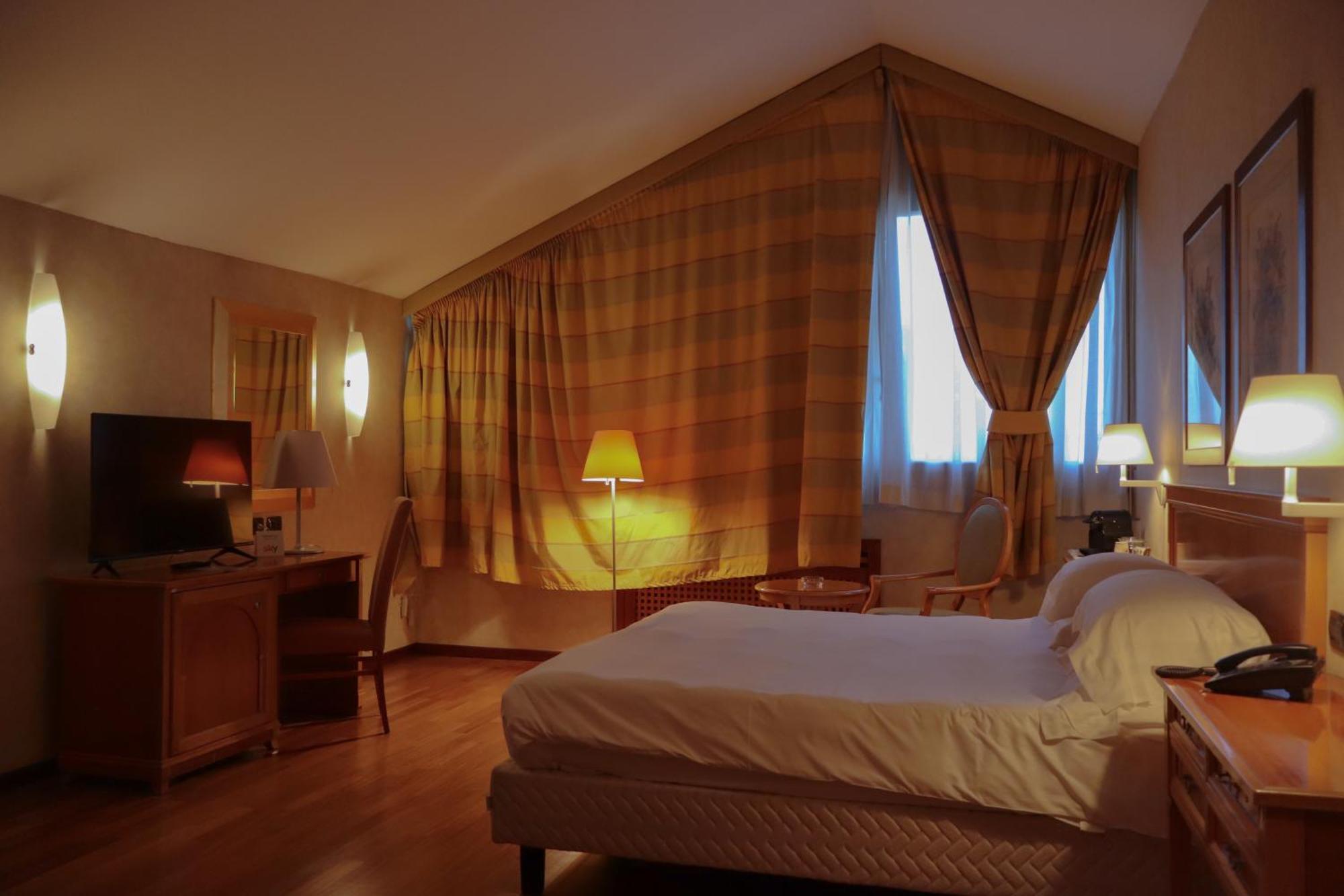 Monica Hotel Fiera Pregnana Milanese Kültér fotó