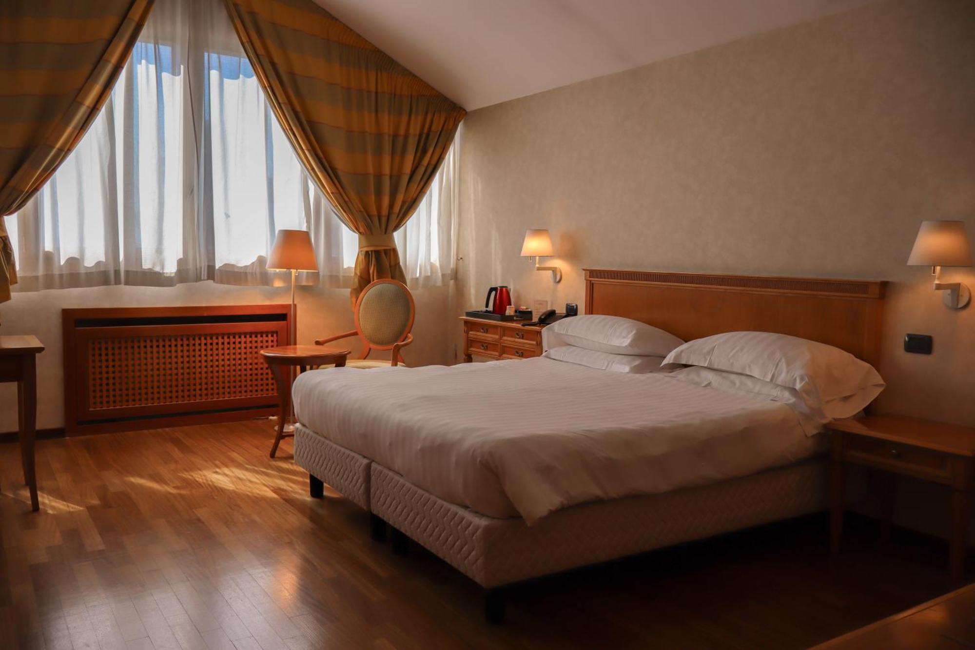 Monica Hotel Fiera Pregnana Milanese Kültér fotó