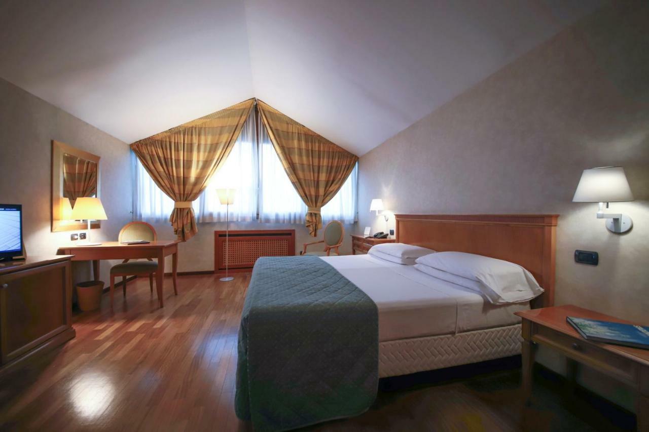 Monica Hotel Fiera Pregnana Milanese Kültér fotó