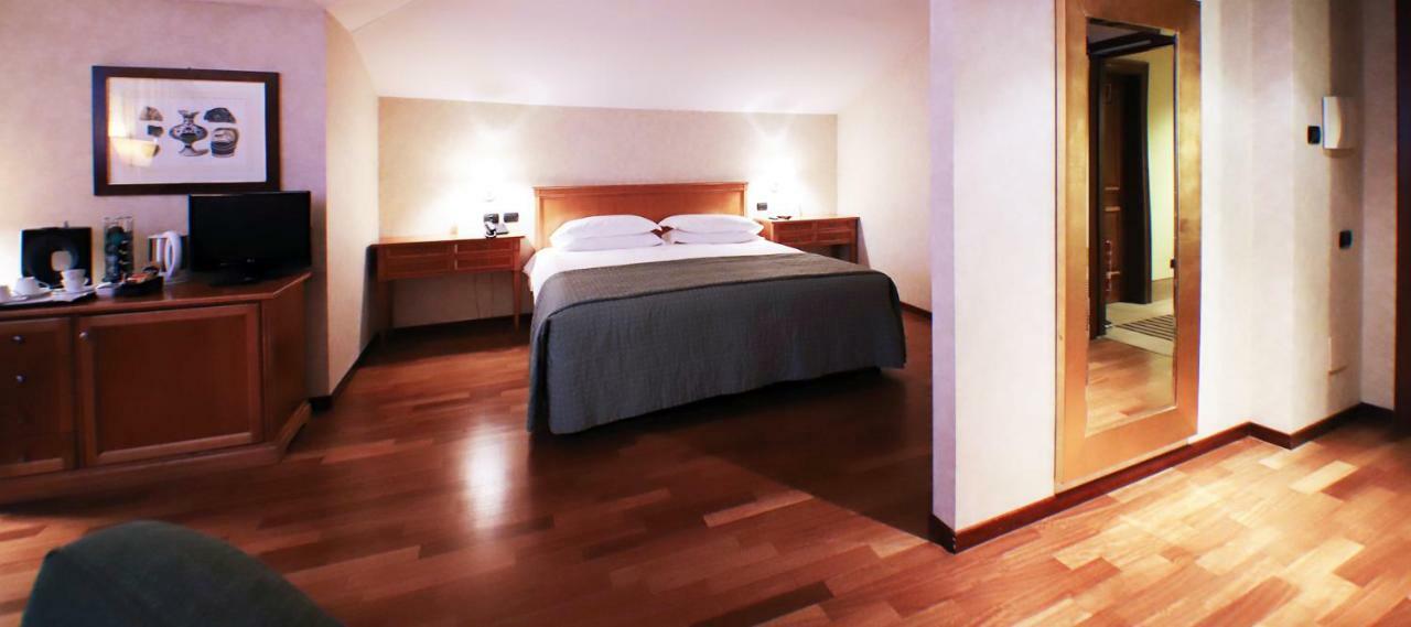 Monica Hotel Fiera Pregnana Milanese Kültér fotó